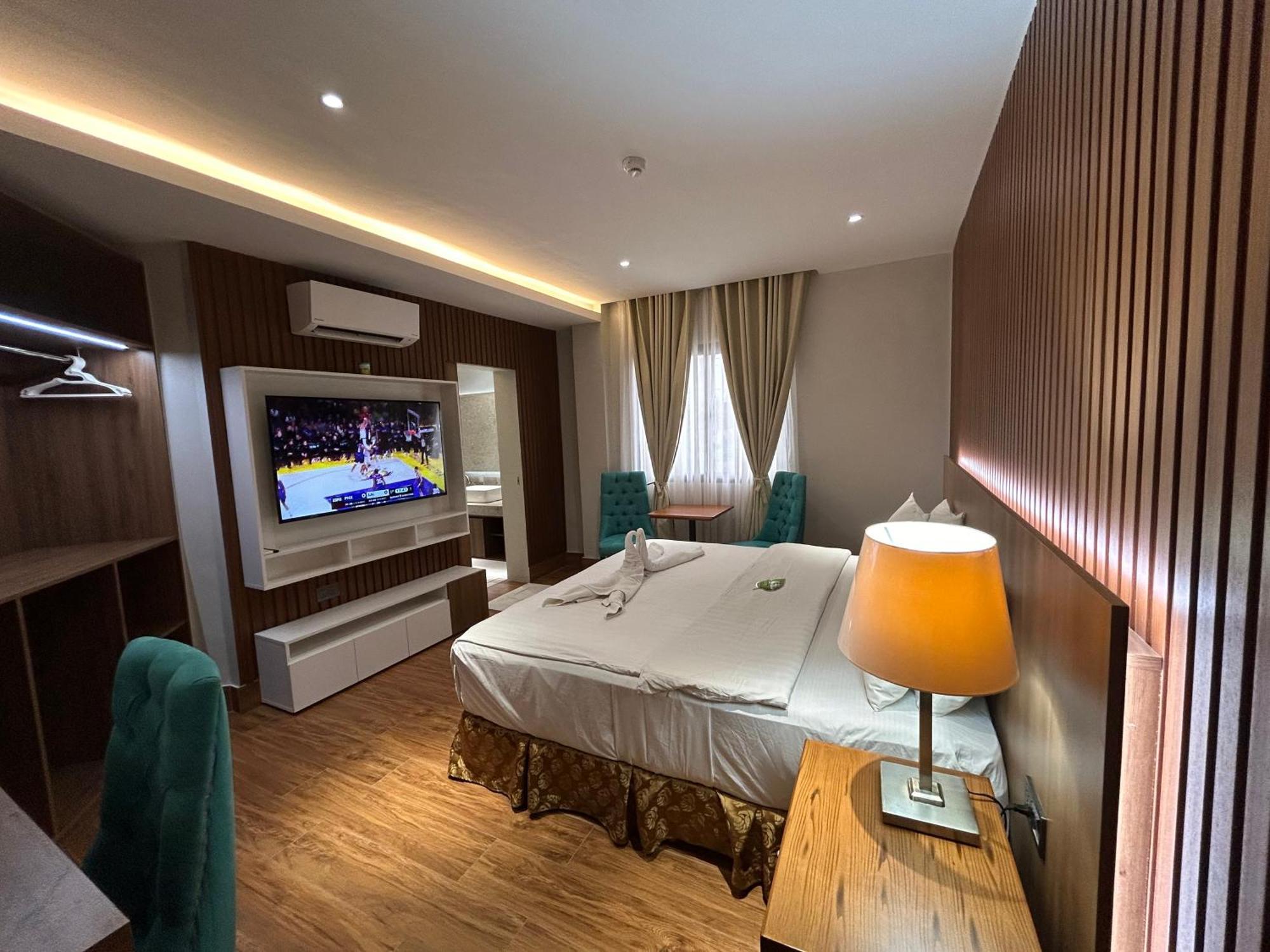 Dm Residente Hotel Inns & Villas Angeles Exterior photo